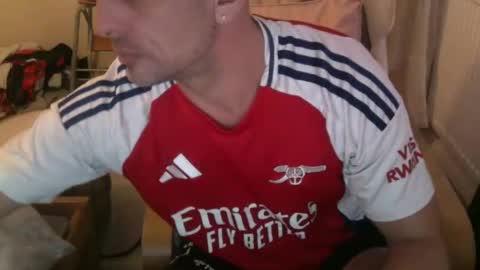 Snapshot of jknolez chatting on November 23, 3:45 pm Benjamin Cuckington online show from November 23, 3:45 pm