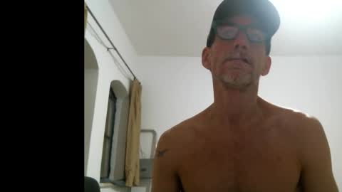 Snapshot of jlmbud chatting on February 5, 12:04 am jlmbud online show from February 5, 12:04 am