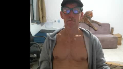 Snapshot of jlmbud chatting on February 12, 9:54 pm jlmbud online show from February 12, 9:54 pm