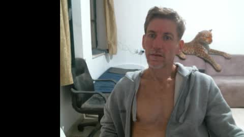Snapshot of jlmbud chatting on March 7, 8:50 pm jlmbud online show from March 7, 8:50 pm