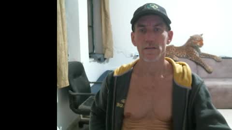 Snapshot of jlmbud chatting on April 11, 6:45 pm jlmbud online show from April 11, 6:45 pm