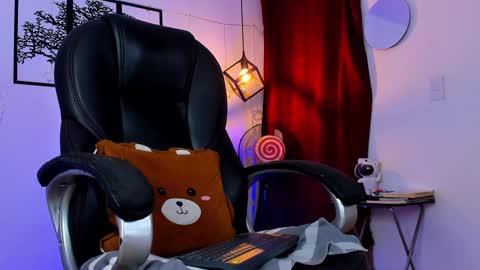 IGJmortton online show from December 21, 1:47 am