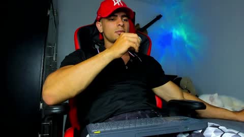 Snapshot of jmortton chatting on April 10, 1:55 am IGJmortton online show from April 10, 1:55 am