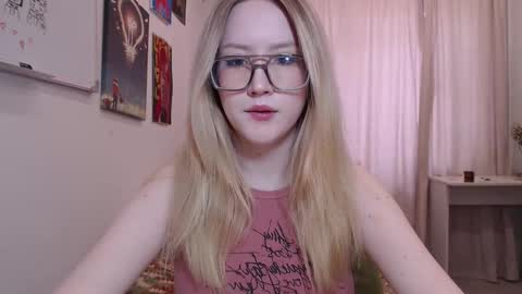 joan_kiss online show from May 14, 2:51 am