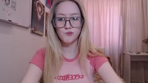 joan_kiss online show from May 19, 4:41 am