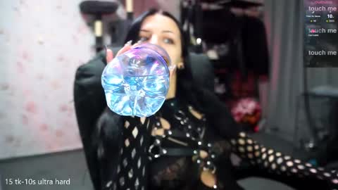 joan_wilson online show from March 1, 8:55 pm