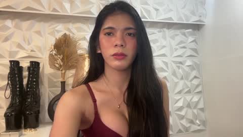 Snapshot of joanaemerald chatting on January 3, 1:05 am joana online show from January 3, 1:05 am