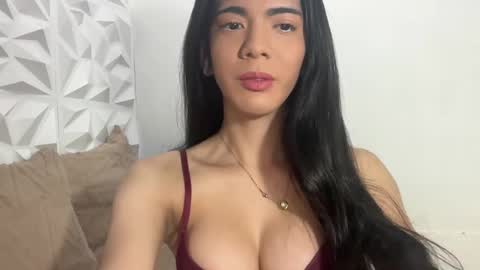 Snapshot of joanaemerald chatting on February 20, 11:43 pm joana online show from February 20, 11:43 pm
