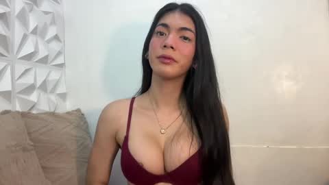 Snapshot of joanaemerald chatting on February 28, 2:31 am joana online show from February 28, 2:31 am