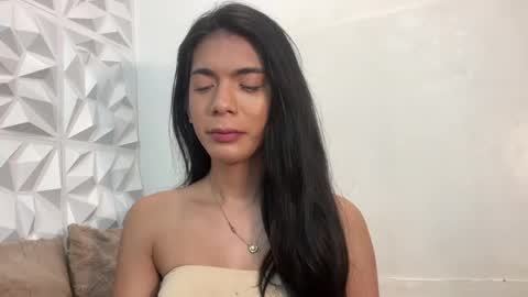 Snapshot of joanaemerald chatting on March 4, 1:45 am joana online show from March 4, 1:45 am