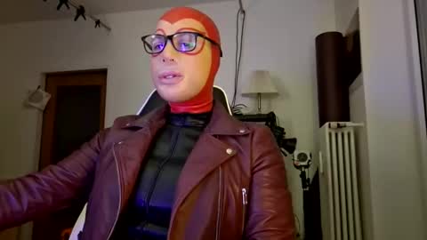 Snapshot of joanesxfree chatting on November 13, 9:36 pm The sweetest toy online show from November 13, 9:36 pm