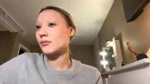 Annie online show from March 24, 6:24 pm