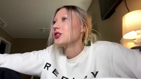 Annie online show from March 25, 6:25 pm