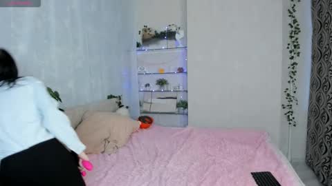 Wendy online show from February 4, 4:51 am