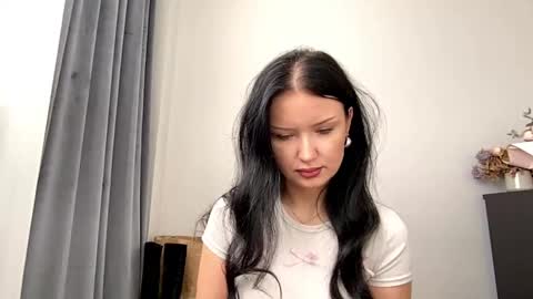 Joan online show from April 3, 6:00 am