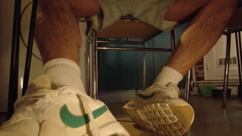 Snapshot of jobbeduval chatting on December 4, 8:39 pm GUILLAUME feet and socks online show from December 4, 8:39 pm