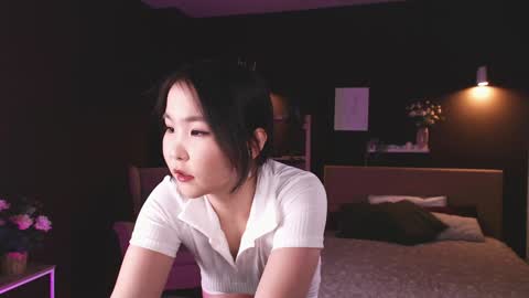 Snapshot of jocelyn_lane chatting on February 1, 3:28 pm Amina online show from February 1, 3:28 pm