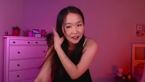 Snapshot of jocelyn_lane chatting on March 5, 12:33 pm Amina online show from March 5, 12:33 pm