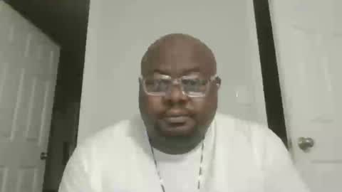 Snapshot of joe25123 chatting on June 24, 1:26 am joe25123 online show from June 24, 1:26 am
