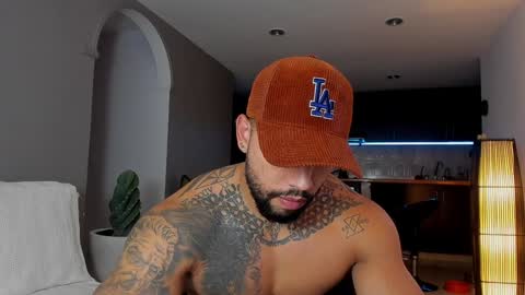 joe_esthetic online show from February 3, 11:47 pm