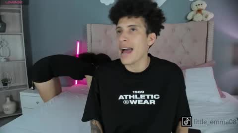 Snapshot of joeandemma chatting on October 21, 3:07 am Emma Joe online show from October 21, 3:07 am