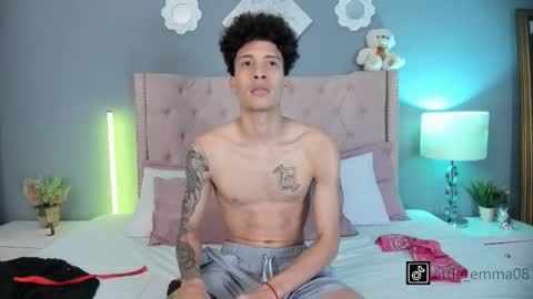 Snapshot of joeandemma chatting on October 27, 8:24 pm Emma Joe online show from October 27, 8:24 pm