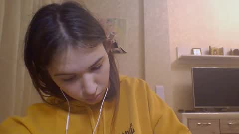 Jennifer online show from September 15, 7:36 pm