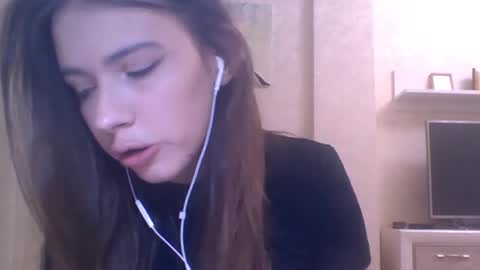 Jennifer online show from October 17, 4:09 pm