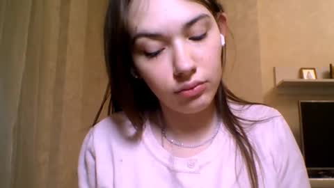 Jennifer online show from March 13, 6:47 pm