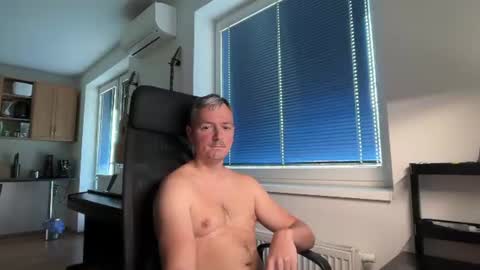Snapshot of jogger1991 chatting on June 21, 4:59 am Jogger1991 online show from June 21, 4:59 am