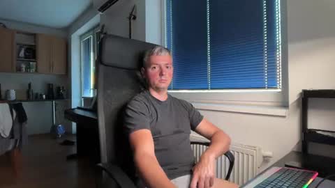 Snapshot of jogger1991 chatting on June 28, 6:14 pm Jogger1991 online show from June 28, 6:14 pm