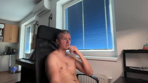 Snapshot of jogger1991 chatting on August 1, 8:02 am Jogger1991 online show from August 1, 8:02 am
