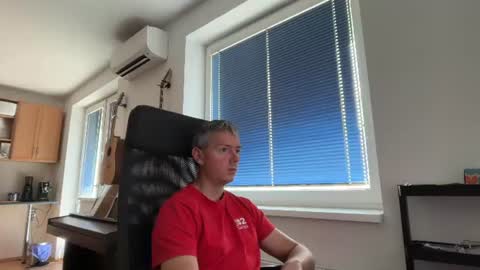 Snapshot of jogger1991 chatting on August 2, 12:25 pm Jogger1991 online show from August 2, 12:25 pm