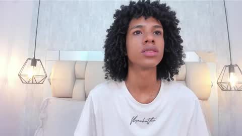 Snapshot of johan_gz_ chatting on February 21, 11:33 am Johan online show from February 21, 11:33 am