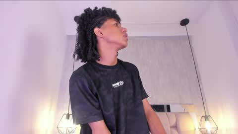 Snapshot of johan_gz_ chatting on April 1, 11:33 am Johan online show from April 1, 11:33 am