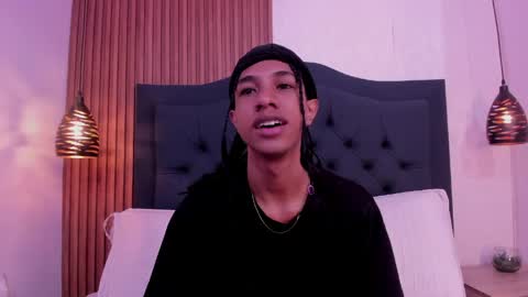 Johan  online show from May 6, 11:37 am