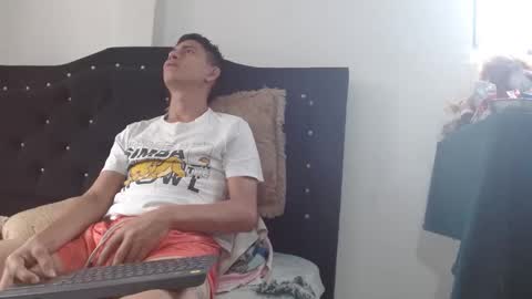 Snapshot of johan_kitten chatting on March 5, 11:50 am johan online show from March 5, 11:50 am