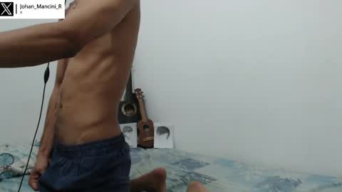 Snapshot of johan_mancini_r chatting on February 15, 11:25 pm johan_mancini_r online show from February 15, 11:25 pm