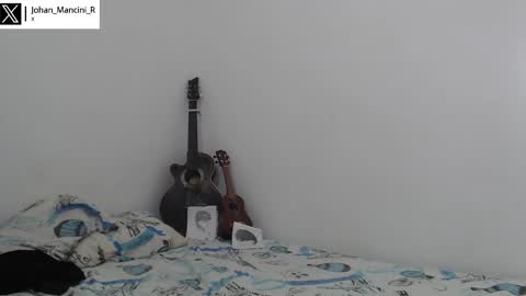 Snapshot of johan_mancini_r chatting on February 21, 6:59 pm johan_mancini_r online show from February 21, 6:59 pm
