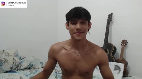 Snapshot of johan_mancini_r chatting on February 25, 10:39 pm johan_mancini_r online show from February 25, 10:39 pm