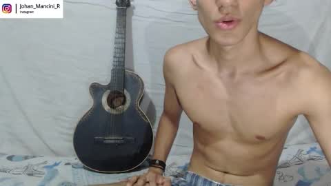 Snapshot of johan_mancini_r chatting on December 4, 9:01 pm johan_mancini_r online show from December 4, 9:01 pm