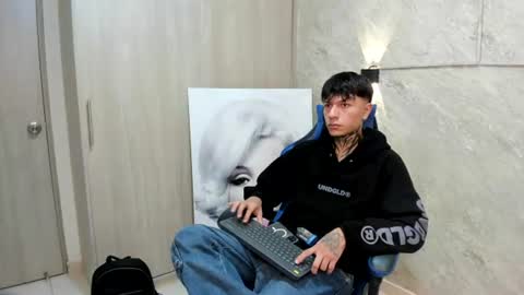 Snapshot of johan_tempt chatting on August 1, 3:50 am johan_tempt online show from August 1, 3:50 am