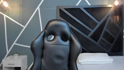 Johan Williams online show from December 7, 2:53 am