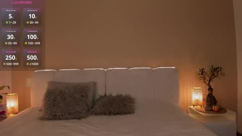 johana fox online show from November 11, 8:20 pm