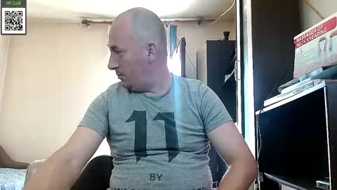 Snapshot of johanbarker chatting on January 10, 11:33 am Johan online show from January 10, 11:33 am