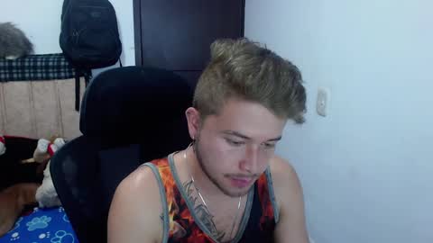 Snapshot of johanleonsweetboy chatting on October 2, 9:33 pm JOHAN independient model online show from October 2, 9:33 pm