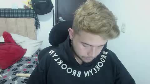 Snapshot of johanleonsweetboy chatting on October 14, 3:57 pm JOHAN independient model online show from October 14, 3:57 pm