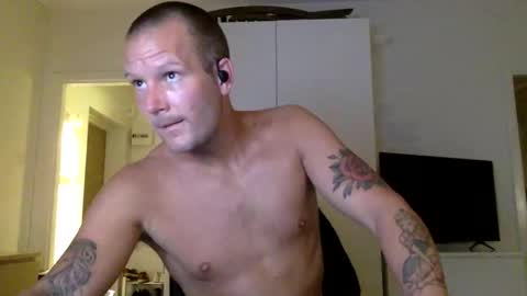 johannesjohnsson780 online show from September 18, 9:17 pm