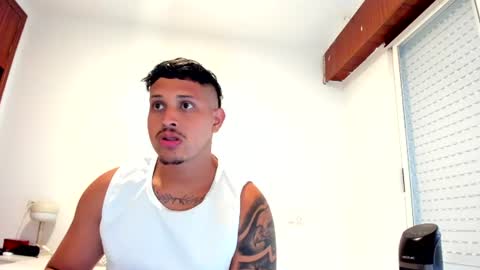 Snapshot of johansmith__ chatting on June 22, 12:24 pm Johan Smith online show from June 22, 12:24 pm