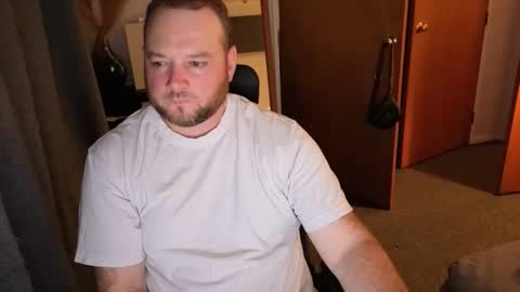 Snapshot of john_bear1 chatting on April 2, 8:34 am john_bear1 online show from April 2, 8:34 am